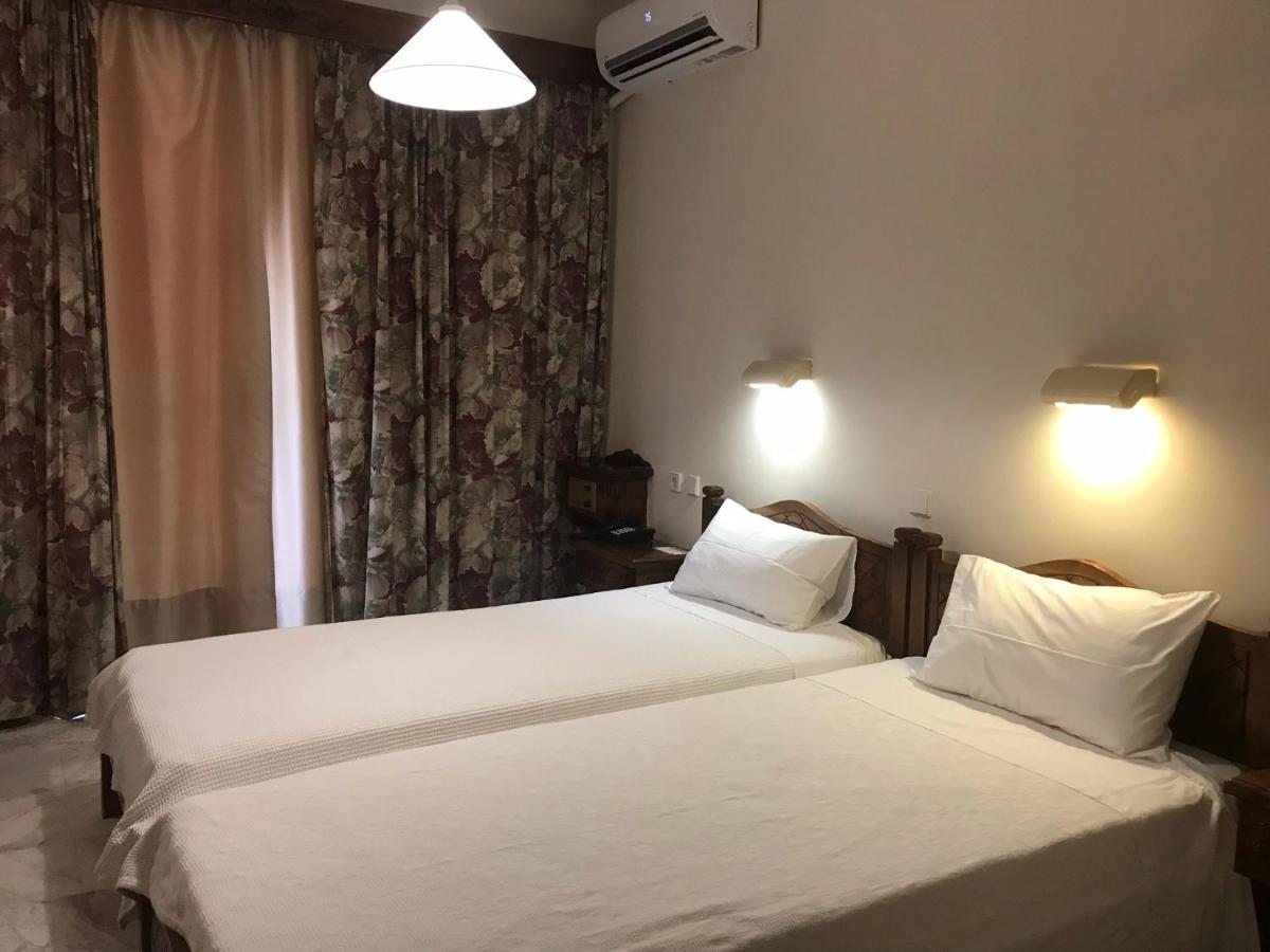Batis Hotel Livanátai Dış mekan fotoğraf