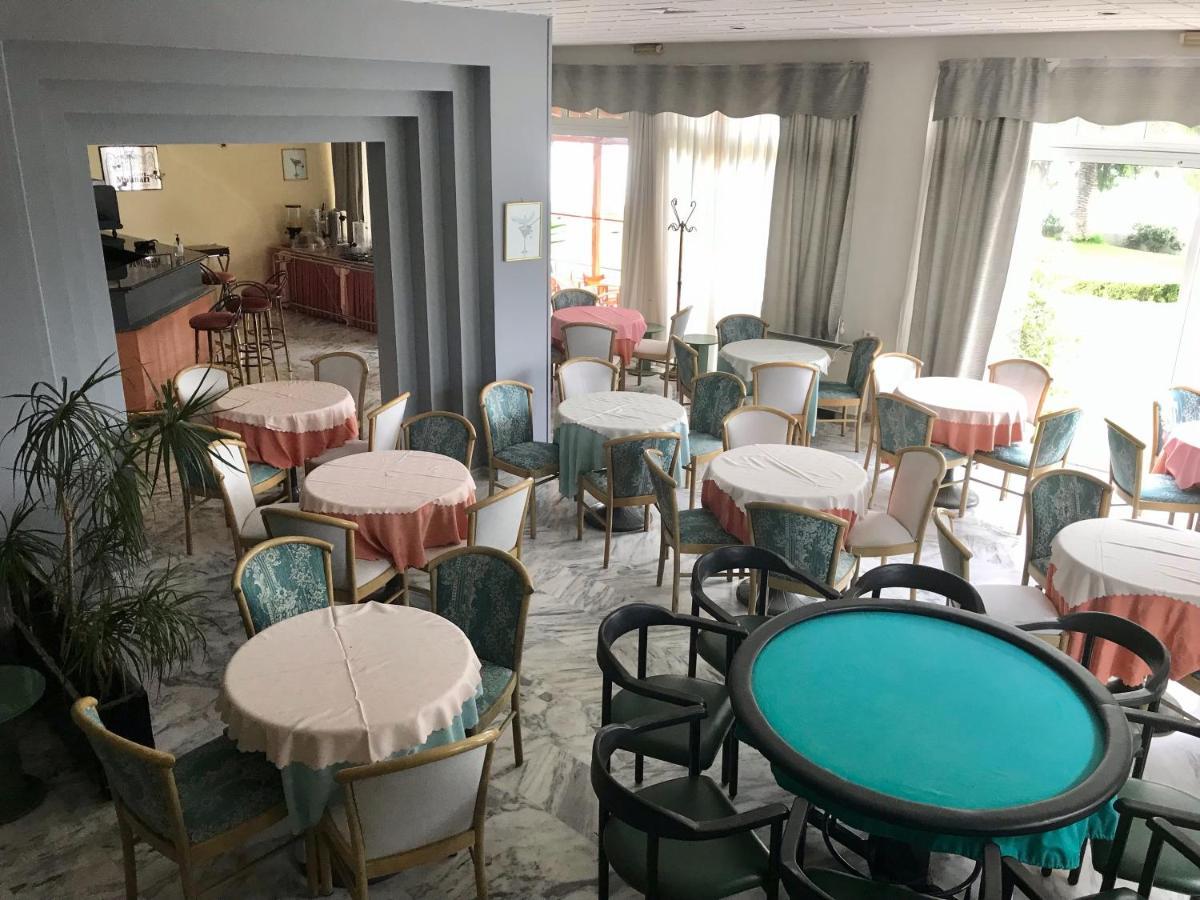 Batis Hotel Livanátai Dış mekan fotoğraf