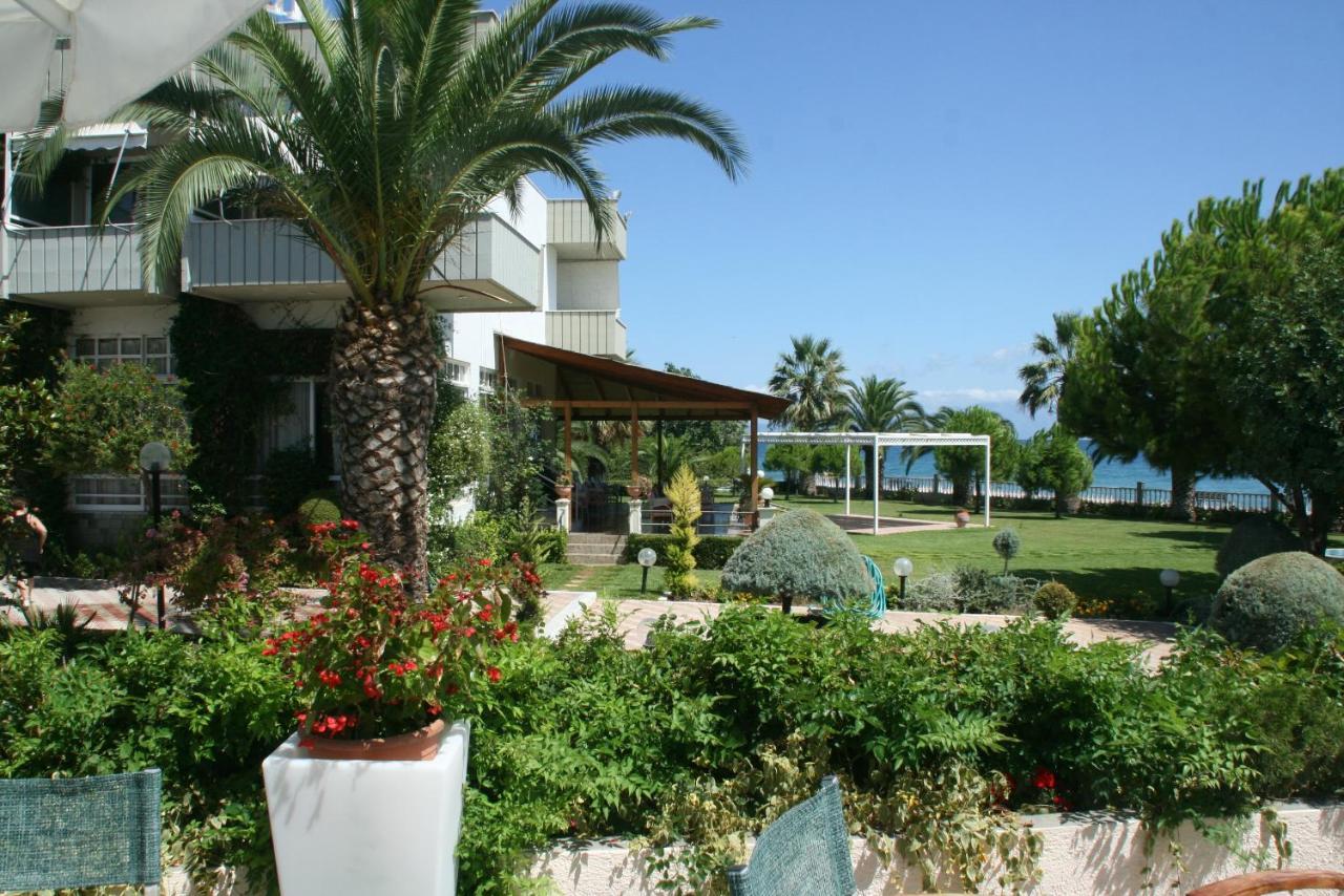 Batis Hotel Livanátai Dış mekan fotoğraf