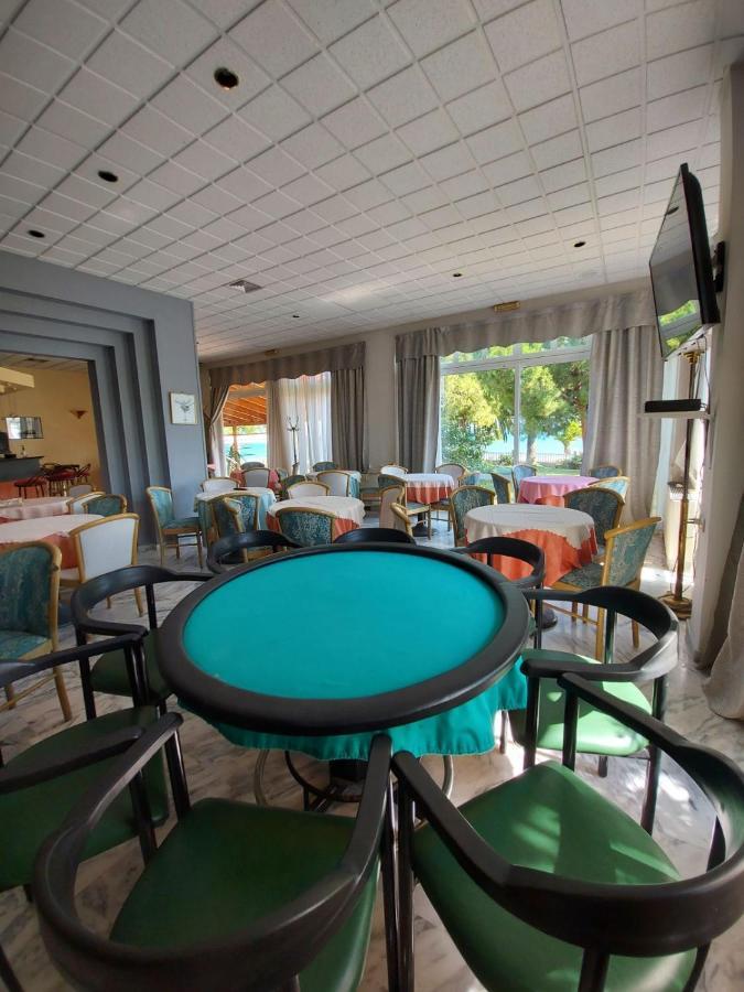 Batis Hotel Livanátai Dış mekan fotoğraf