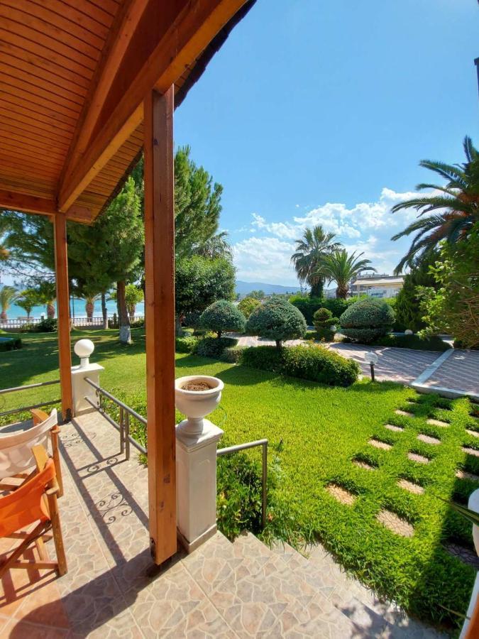 Batis Hotel Livanátai Dış mekan fotoğraf