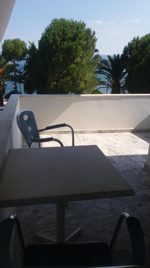 Batis Hotel Livanátai Dış mekan fotoğraf